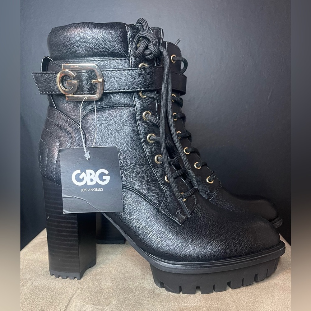 Lace Up Black Ankle Boots - GBG Los Angeles - size 7.5 - Black